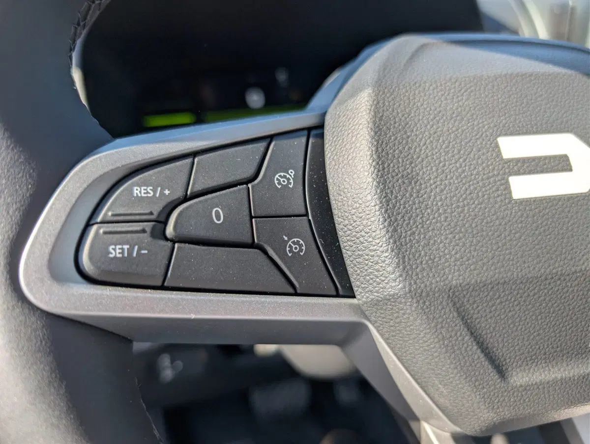 Dacia Jogger nuova a Novara (11)