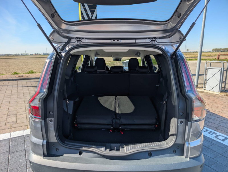 Dacia Jogger nuova a Novara (15)