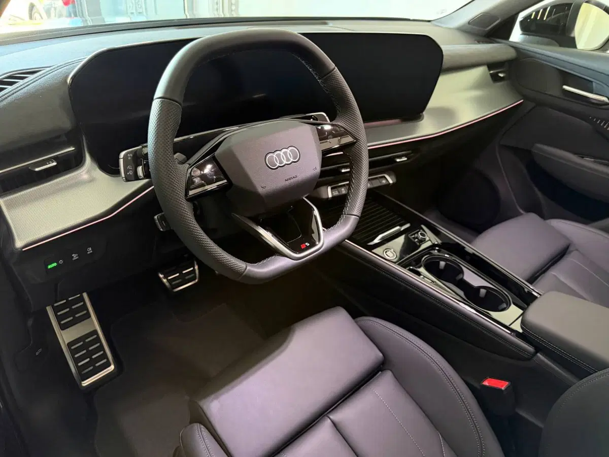 Audi Q3 Sportback nuova a Avellino (10)