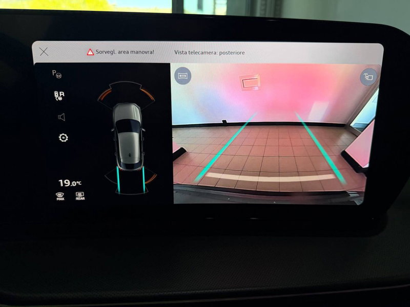 Audi Q3 Sportback nuova a Avellino (18)