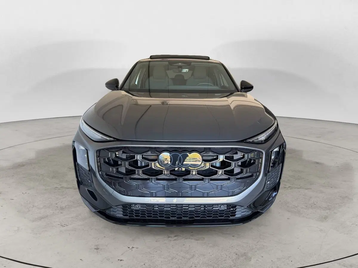 Audi Q3 Sportback nuova a Avellino (2)