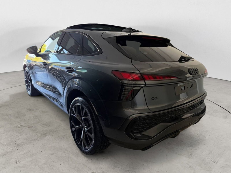 Audi Q3 Sportback nuova a Avellino (4)