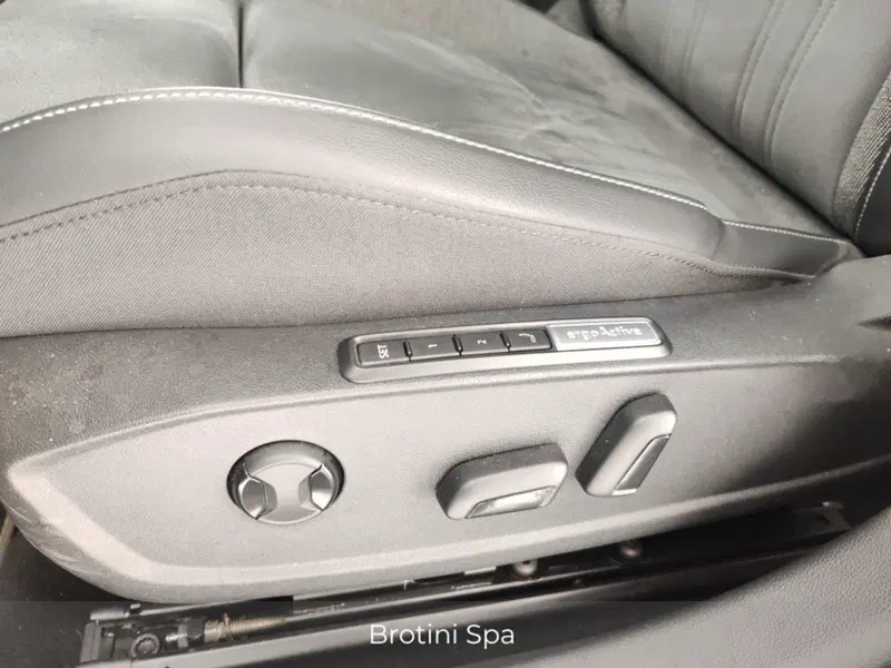 Volkswagen Golf usata a La Spezia (10)