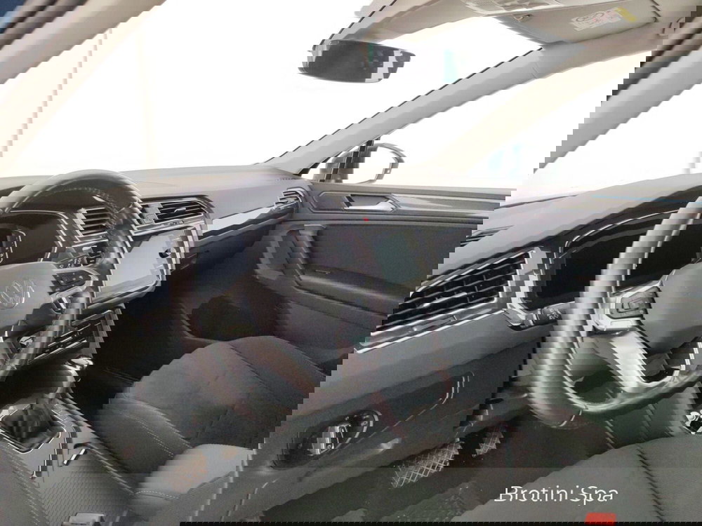 Volkswagen Tiguan usata a Massa-Carrara (8)