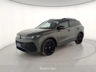 Volkswagen Tiguan 2.0 tdi R-Line 4motion 193cv dsg del 2024 usata a Massa