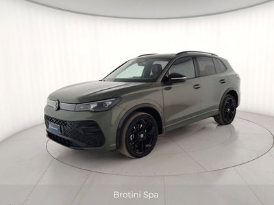Volkswagen Tiguan 2.0 tdi R-Line 4motion 193cv dsg del 2024 usata a Massa