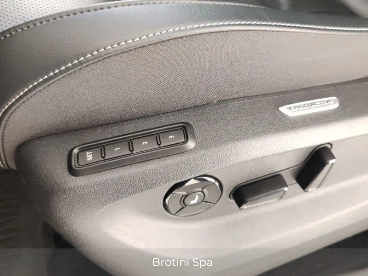Volkswagen Tiguan usata a Massa-Carrara (9)