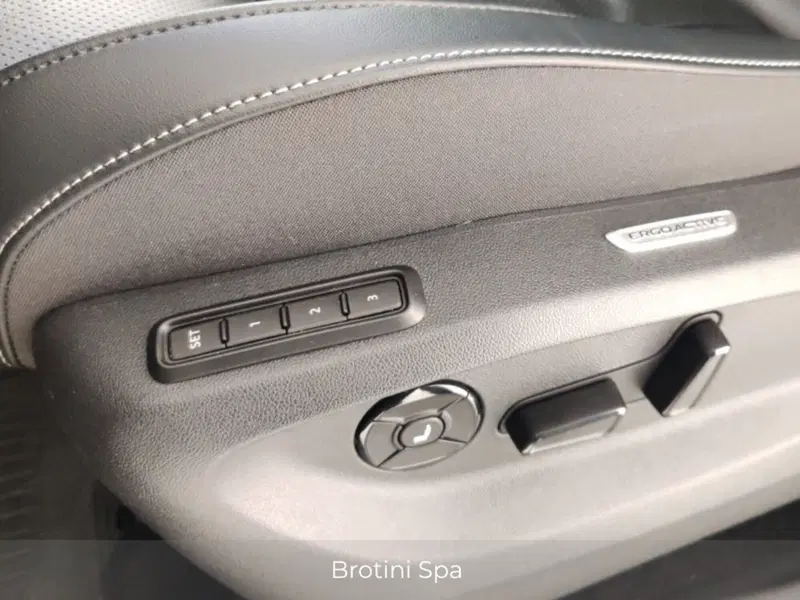 Volkswagen Tiguan usata a Massa-Carrara (9)