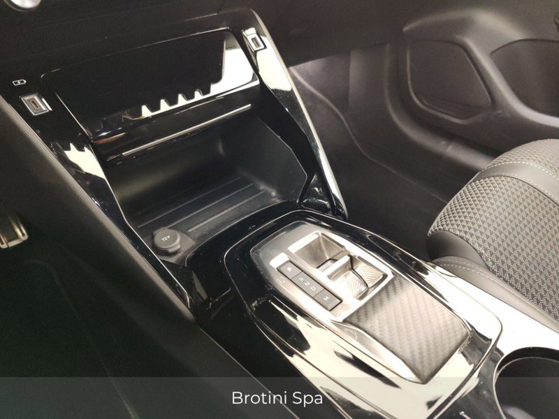 Peugeot 208 usata a Massa-Carrara (11)