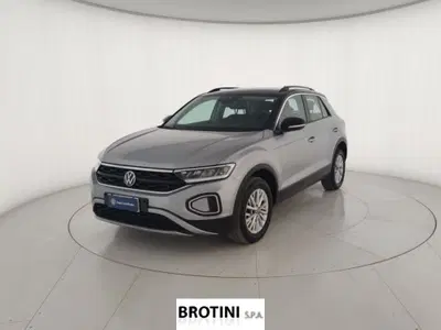 Volkswagen T-Roc 2.0 tdi Life 115cv del 2025 usata a Massa