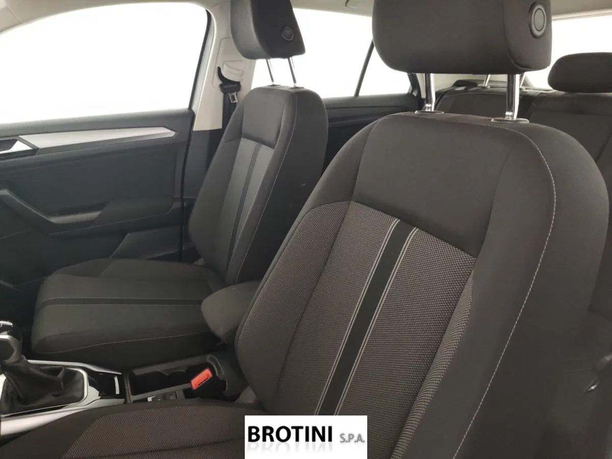 Volkswagen T-Roc usata a Massa-Carrara (9)