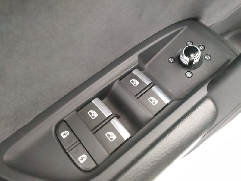 Audi Q5 Sportback usata a Napoli (13)