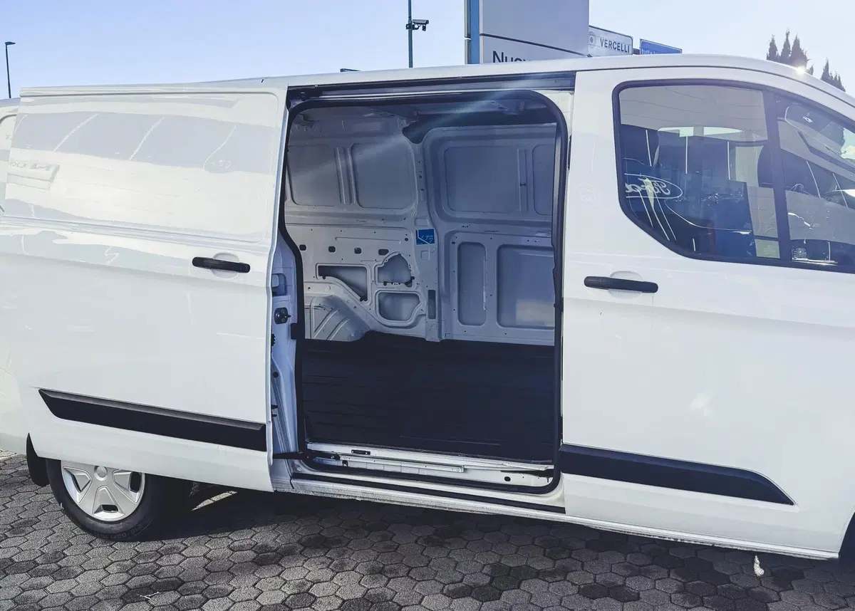Ford Transit Custom Furgone usata a Vercelli (8)