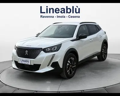 Peugeot 2008 1.2 puretech Active s&amp;s 100cv del 2023 usata a Cesena