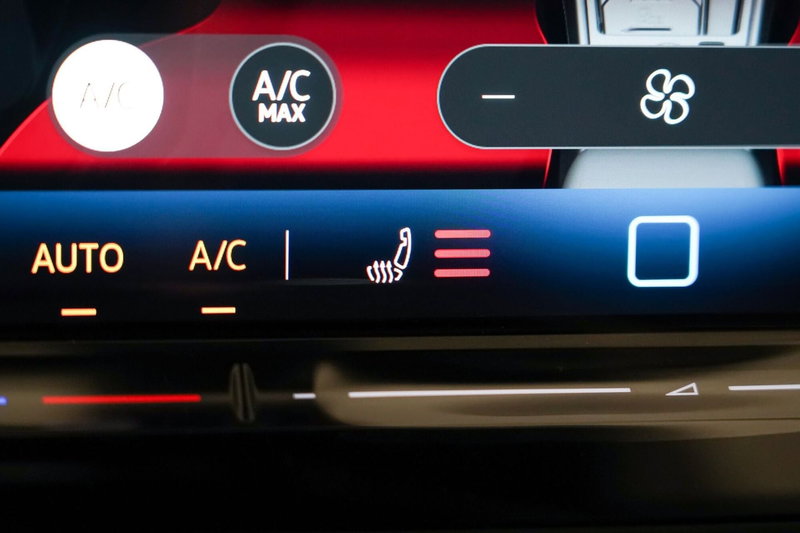 Volkswagen T-Roc nuova a Varese (18)