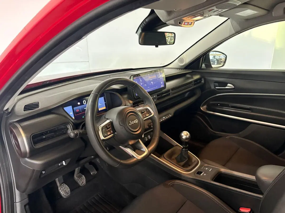 Jeep Avenger usata a Milano (11)