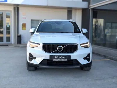 Volvo XC40 B3 automatico Core del 2025 usata a Pescara