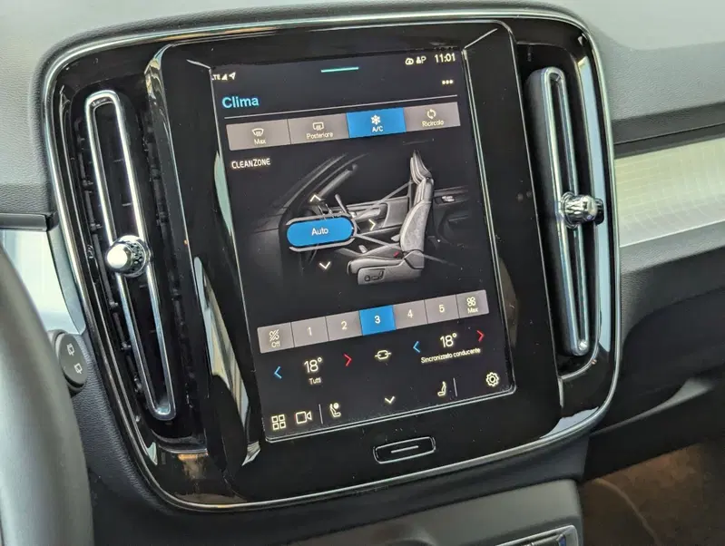 Volvo XC40 usata a Pescara (15)