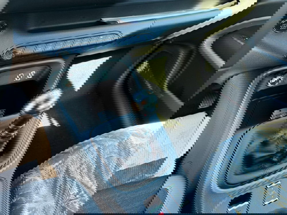 Jeep Avenger nuova a Frosinone (13)