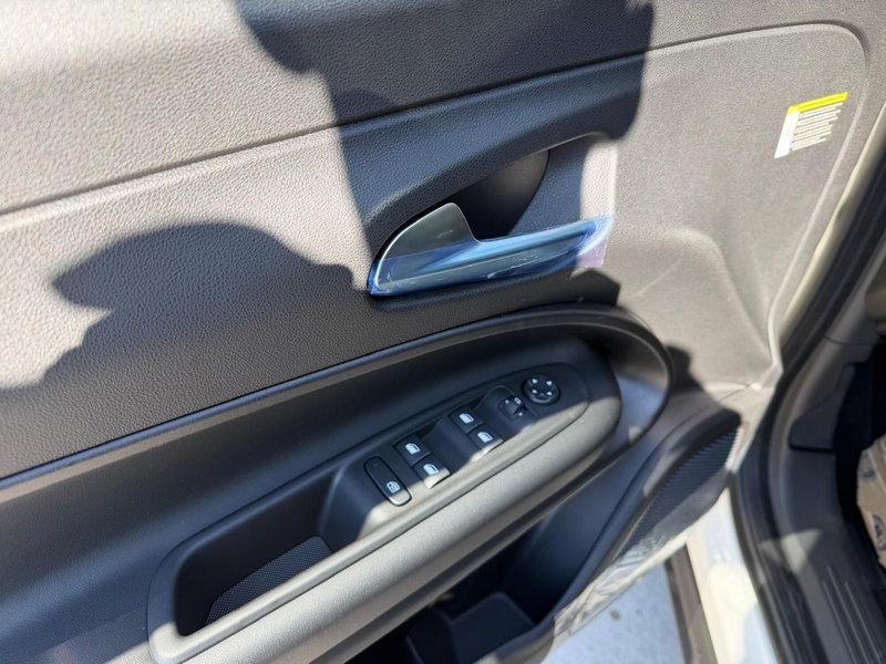 Jeep Avenger nuova a Frosinone (10)