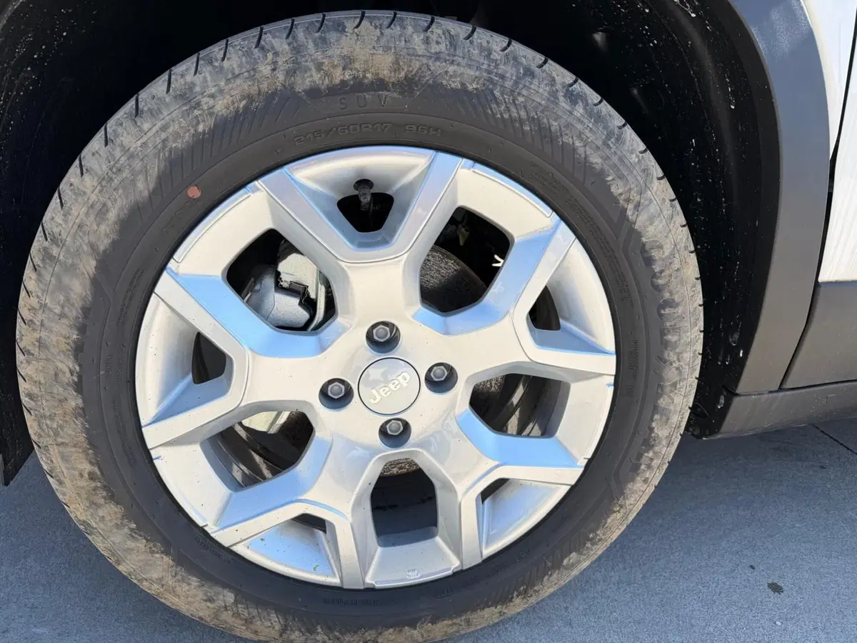 Jeep Avenger nuova a Frosinone (11)