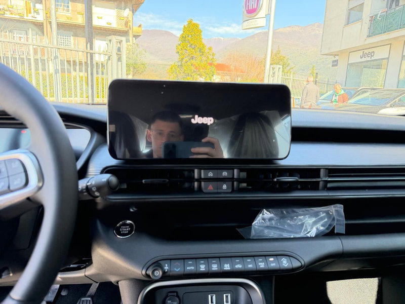 Jeep Avenger nuova a Frosinone (14)