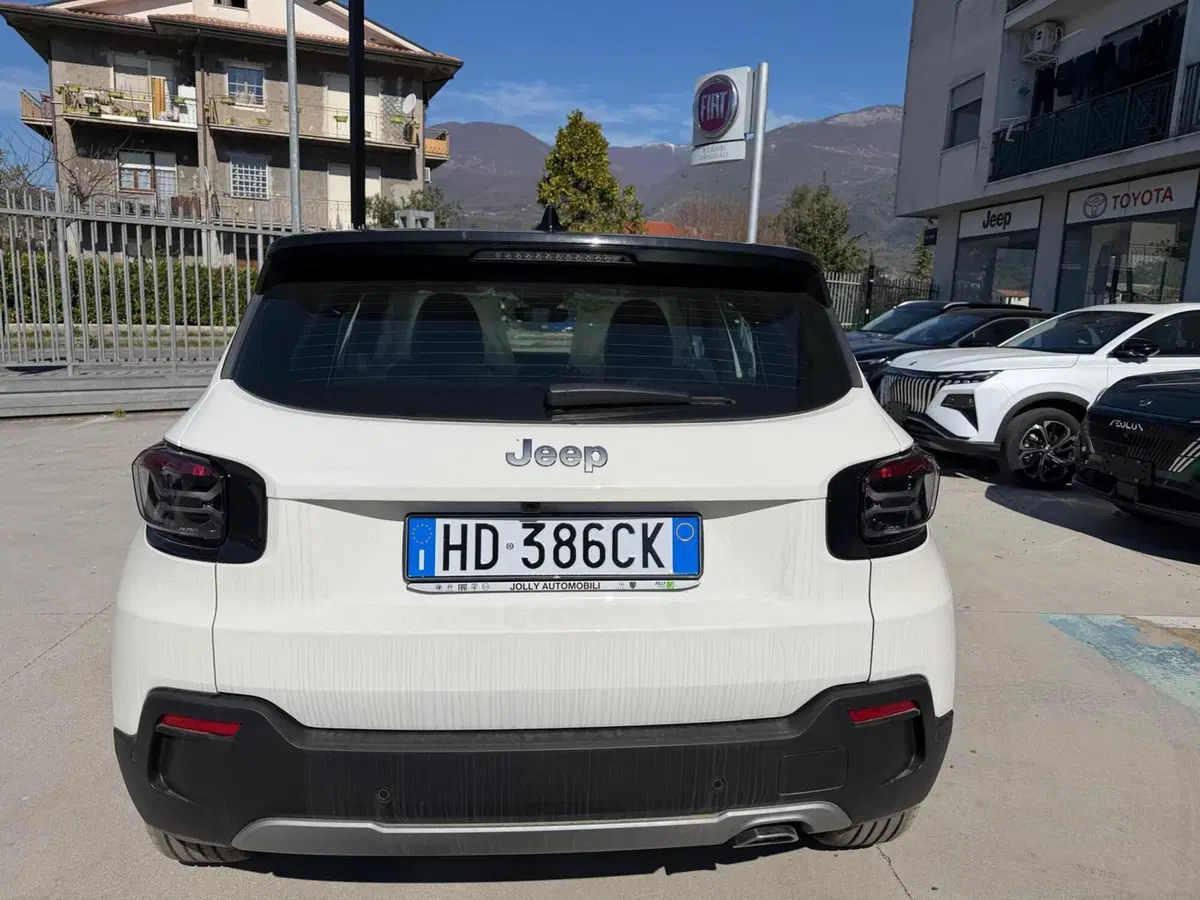 Jeep Avenger nuova a Frosinone (9)