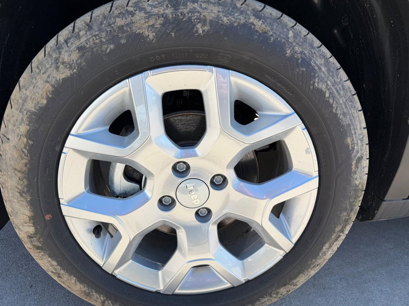 Jeep Avenger nuova a Frosinone (11)