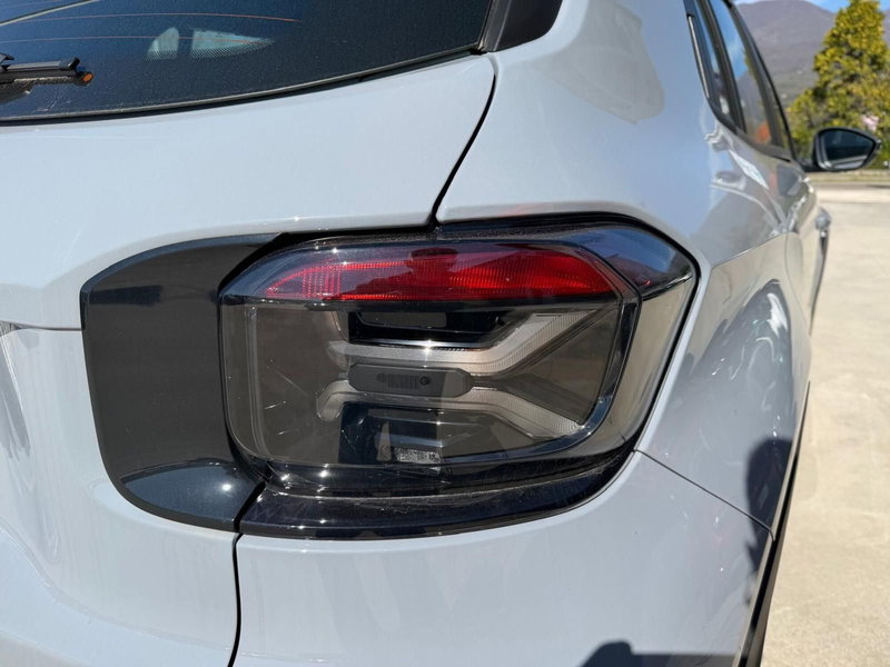 Jeep Avenger nuova a Frosinone (12)