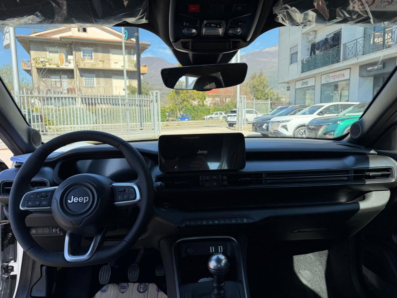 Jeep Avenger nuova a Frosinone (14)