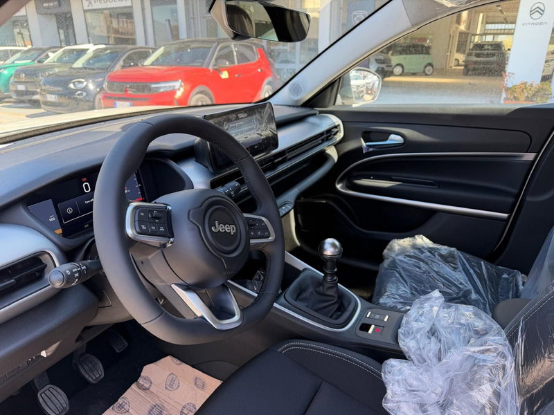 Jeep Avenger nuova a Frosinone (13)