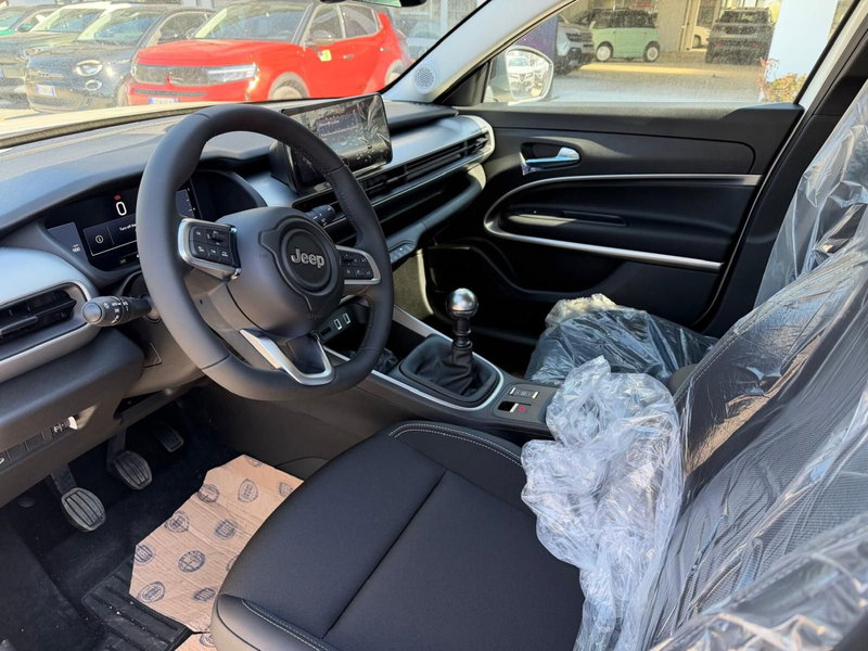 Jeep Avenger nuova a Frosinone (16)