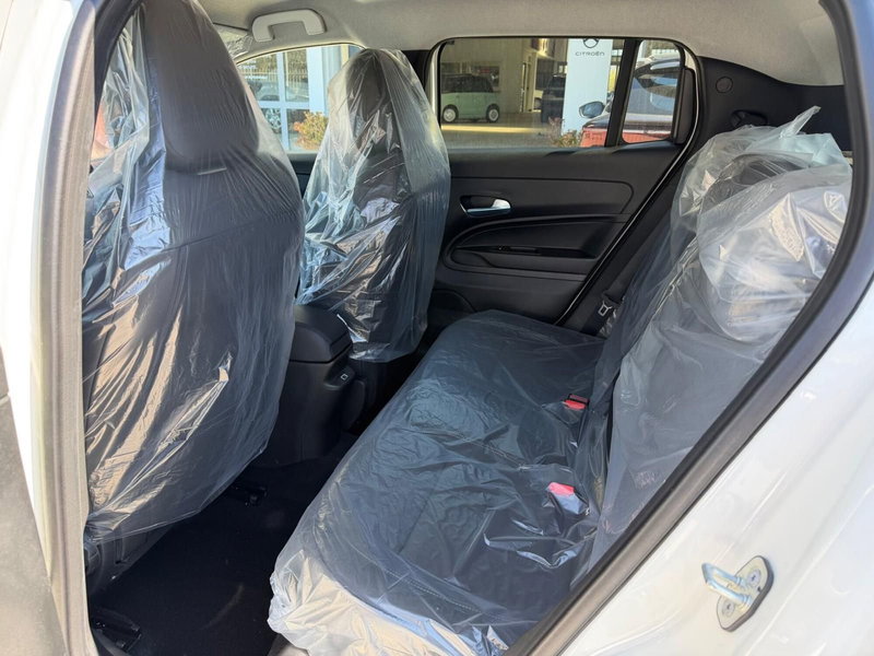 Jeep Avenger nuova a Frosinone (17)