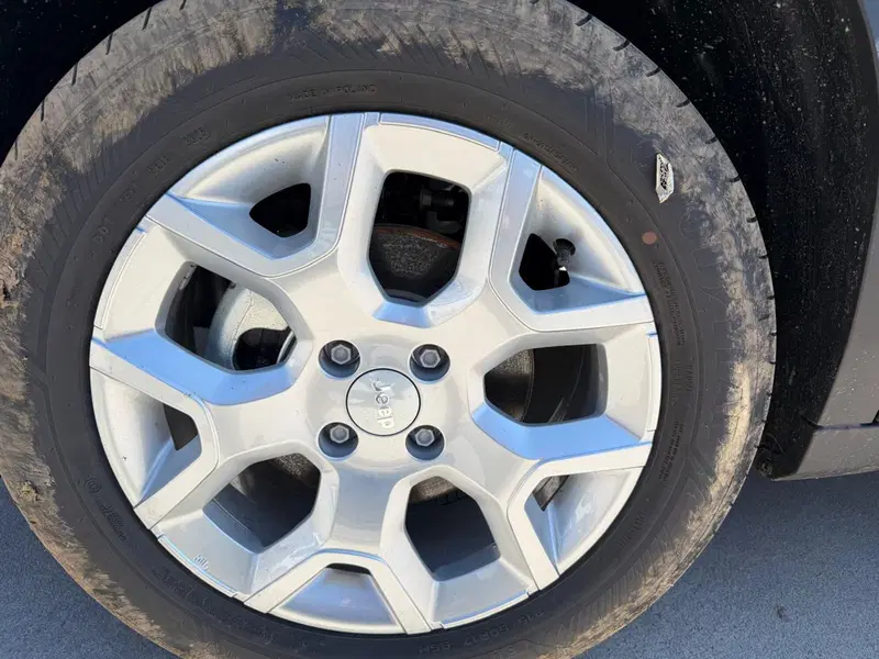 Jeep Avenger nuova a Frosinone (10)