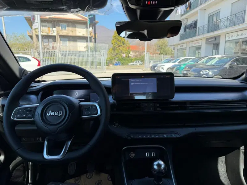 Jeep Avenger nuova a Frosinone (13)