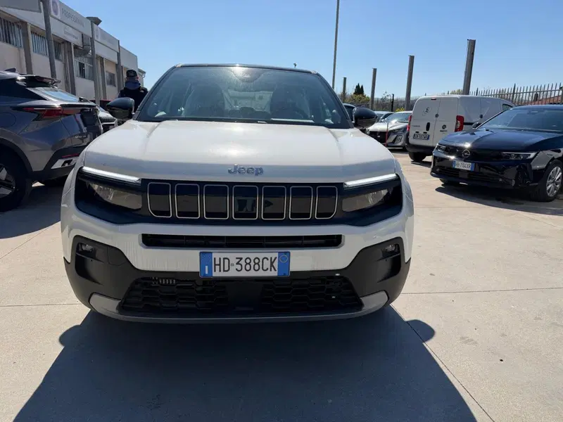 Jeep Avenger nuova a Frosinone (5)