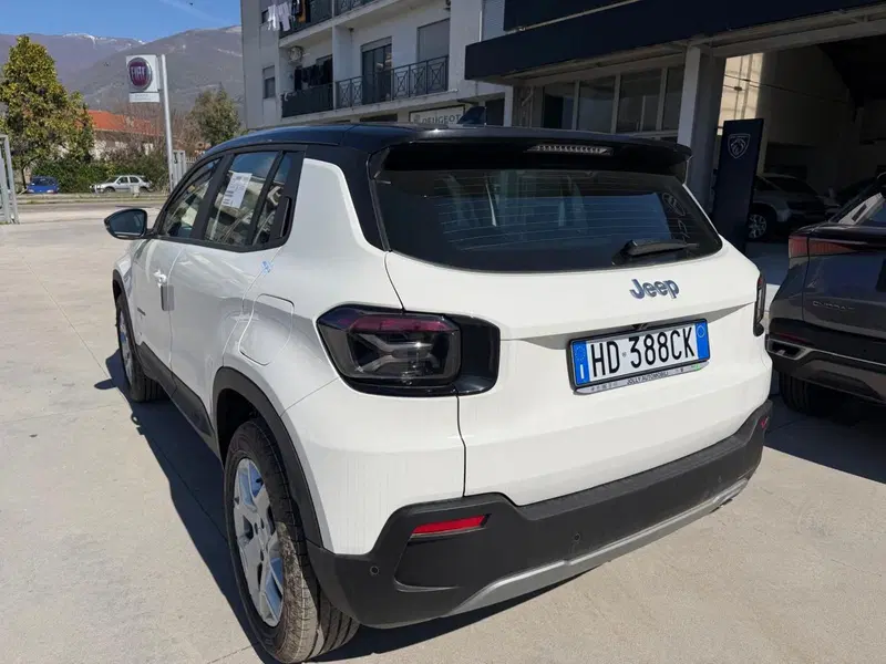 Jeep Avenger nuova a Frosinone (6)