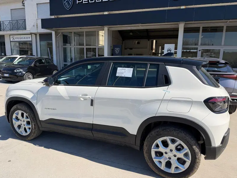 Jeep Avenger nuova a Frosinone (9)
