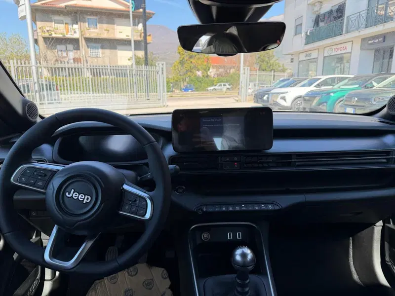 Jeep Avenger nuova a Frosinone (13)