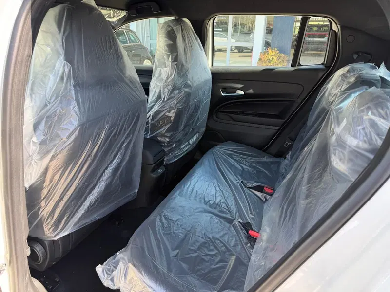 Jeep Avenger nuova a Frosinone (14)