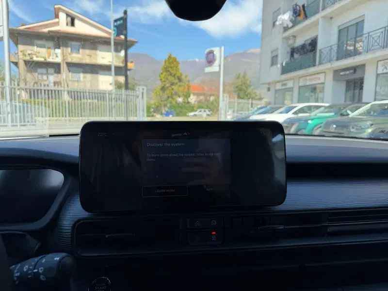 Jeep Avenger nuova a Frosinone (16)