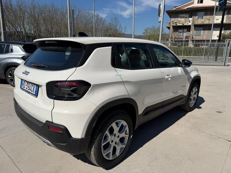 Jeep Avenger nuova a Frosinone (4)