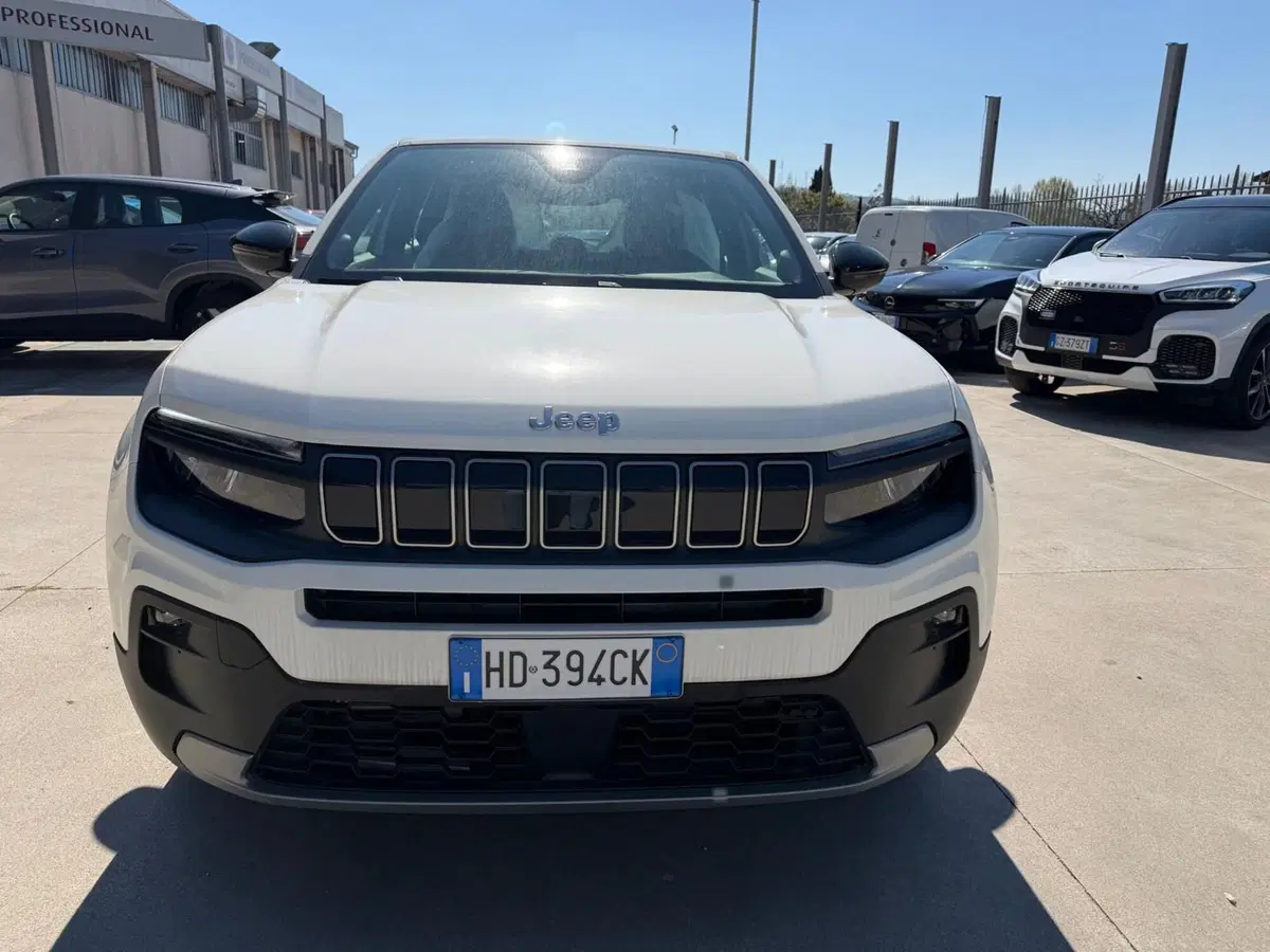 Jeep Avenger nuova a Frosinone (6)