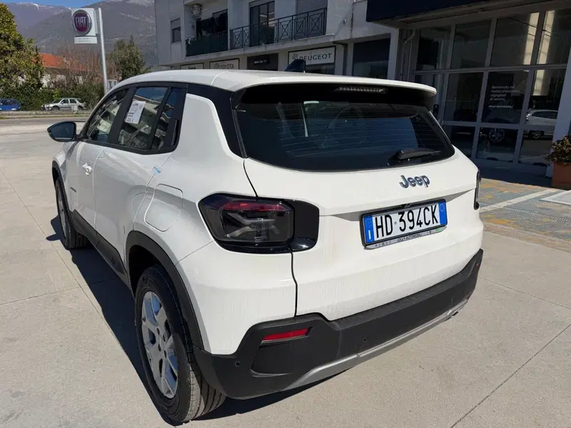 Jeep Avenger nuova a Frosinone (8)