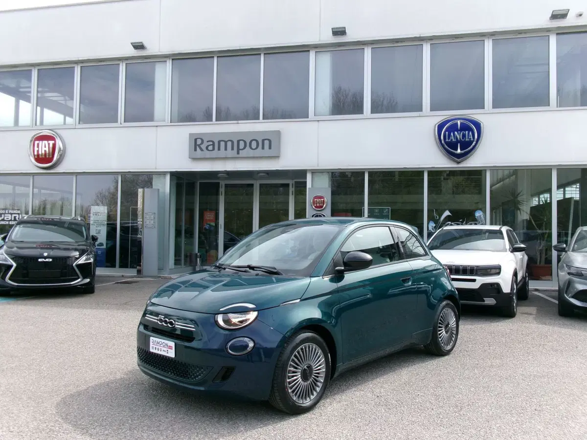 Fiat 500 nuova a Venezia