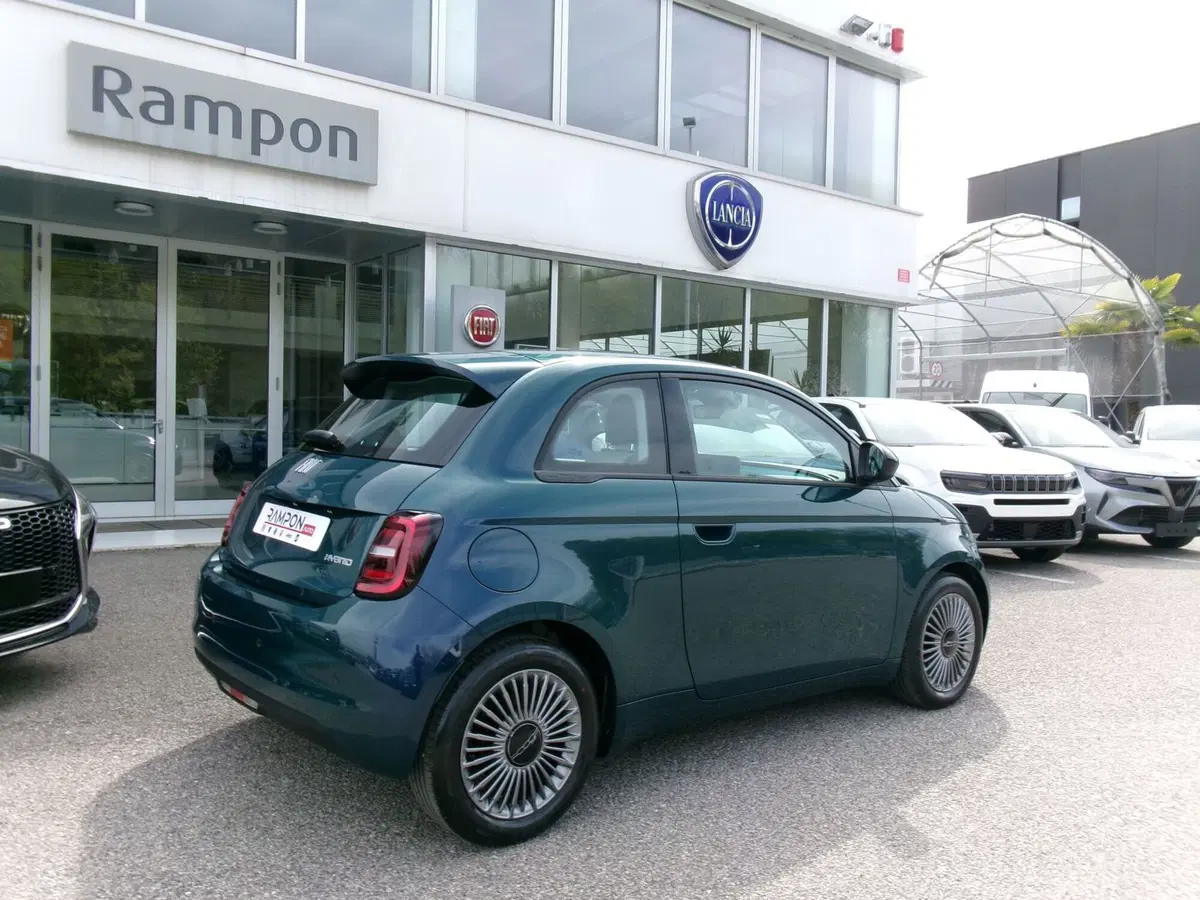 Fiat 500 nuova a Venezia (3)