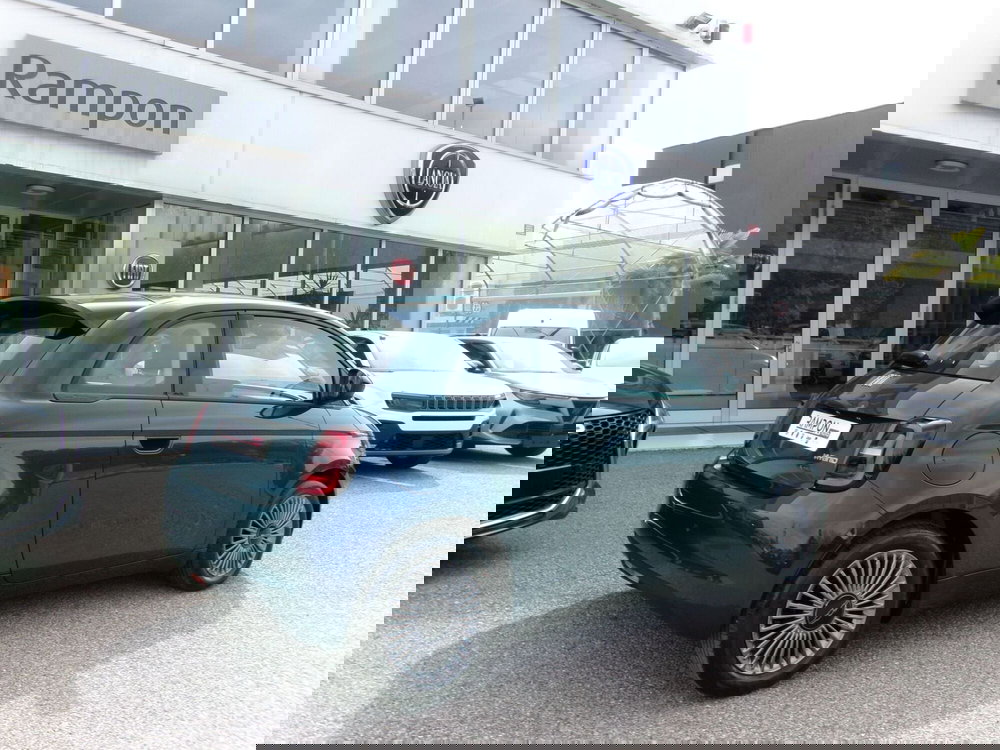 Fiat 500 nuova a Venezia (3)