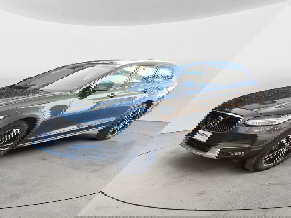 Volvo V90 Cross Country usata a Cuneo