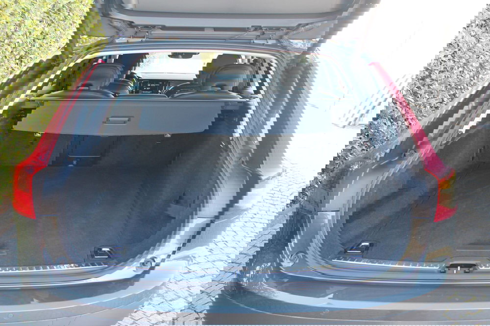 Volvo V90 Cross Country usata a Cuneo (12)