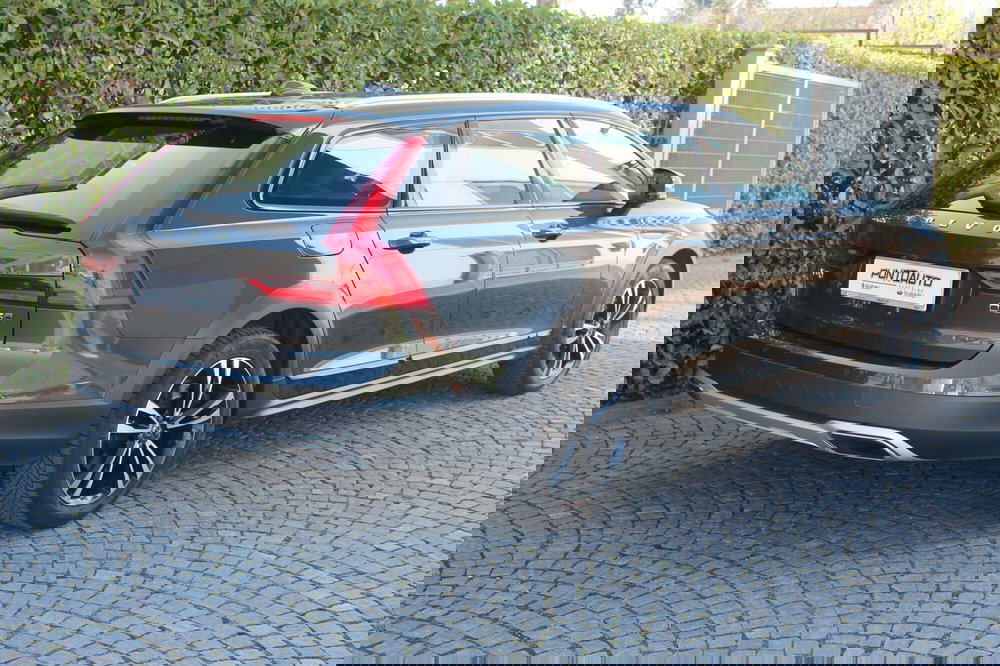 Volvo V90 Cross Country usata a Cuneo (6)